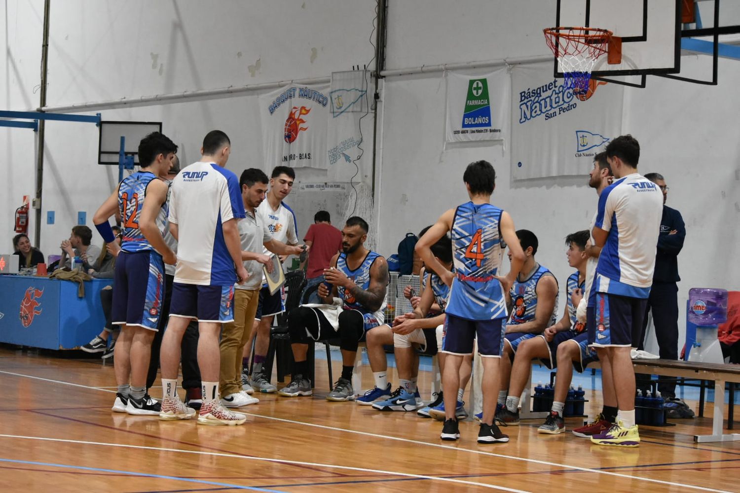 Básquet: gran remontada de Náutico que sumó su octavo triunfo