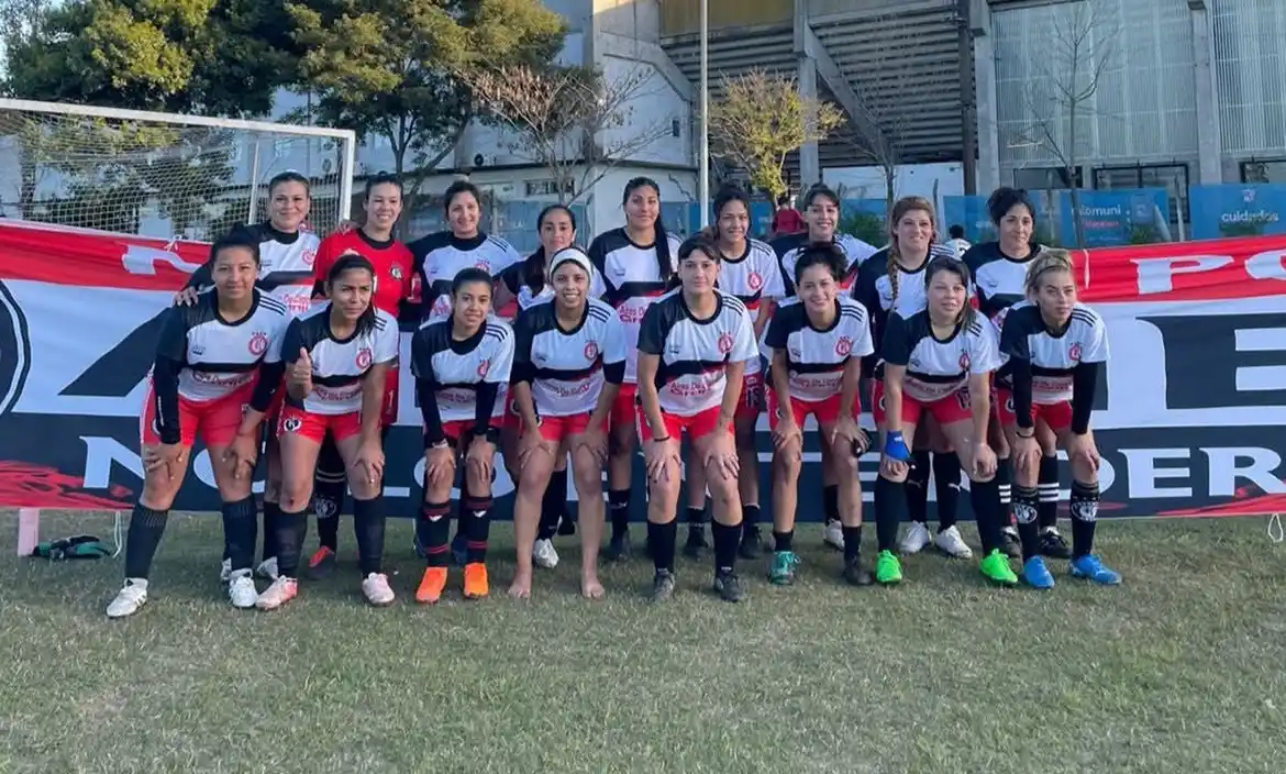 Unión Ferroviaria goleó y manda en la Liga Municipal de Fútbol Femenino