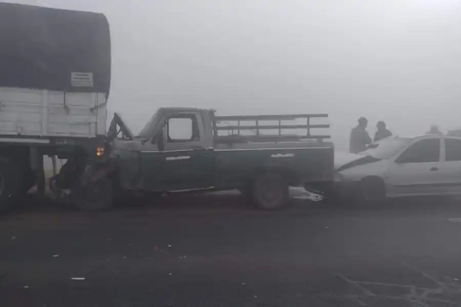 Otro choque múltiple en una accidentada mañana de miércoles: tres vehículos involucrados