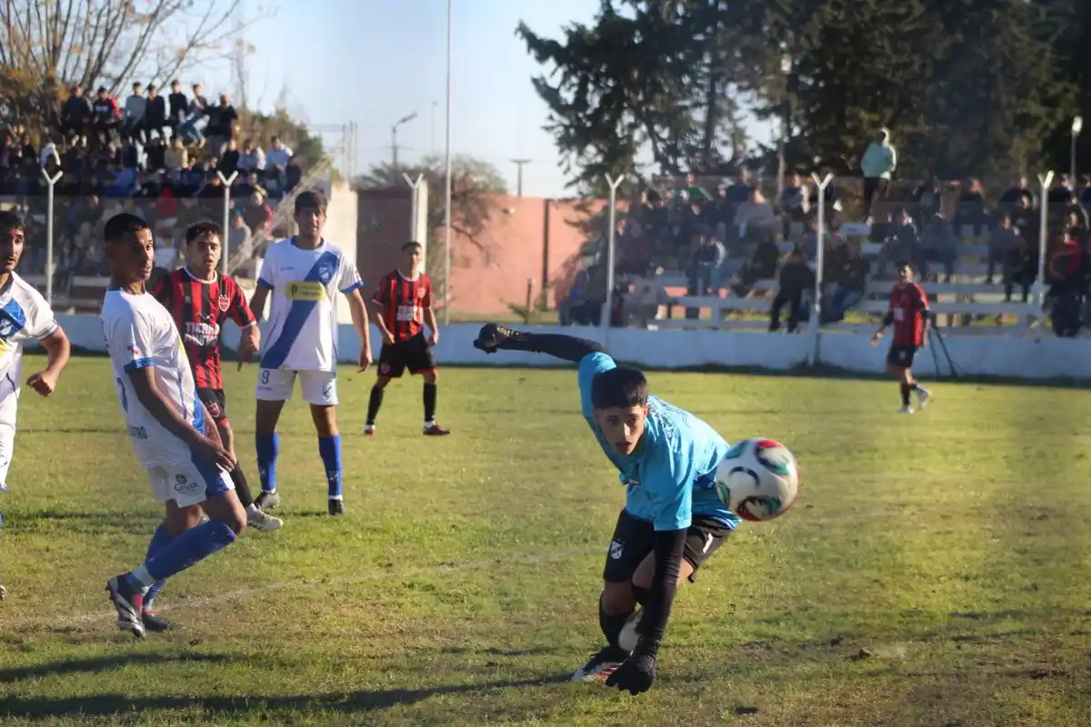 Libertad pegó fuerte de visitante y se prende en la  pelea
Venció 3 a 1 a G. Central en un duelo vibrante