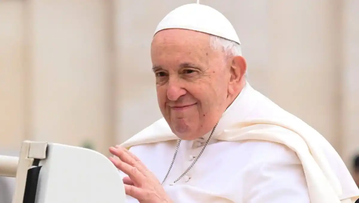 El papa Francisco, hospitalizado desde hace tres semanas, pasó «una noche tranquila»