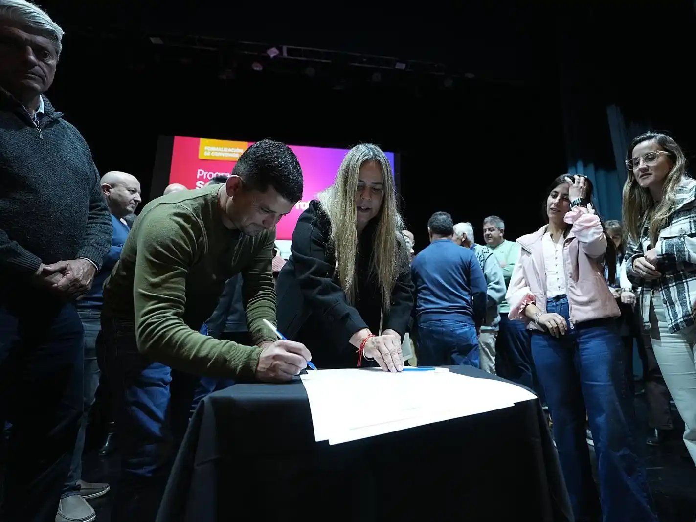 Compromiso provincial con los territorios y servicios locales.