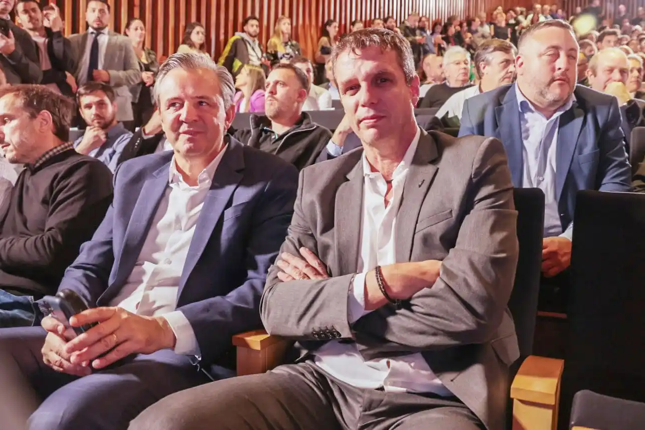 Cresto acompañó a Massa en la presentación de programa nacional