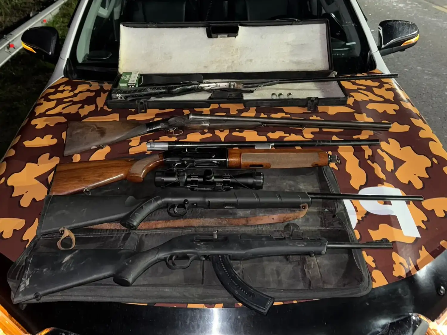 Incautaron cinco rifles y dos carpinchos a un grupo de cazadores furtivos en el acceso a la reserva Las Piedras