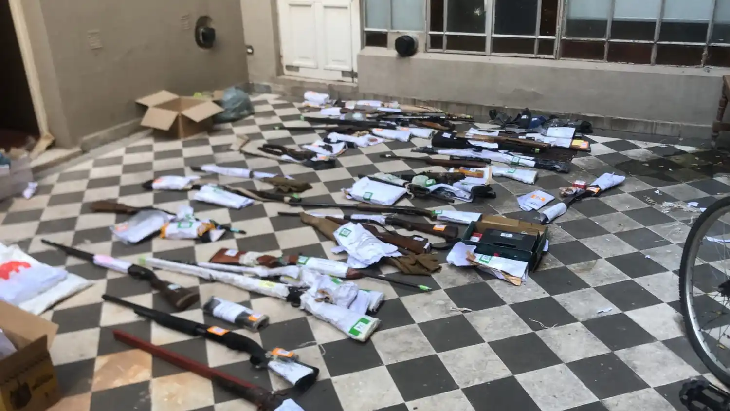 La Policía de Gualeguaychú trasladó una gran cantidad de armas de fuego