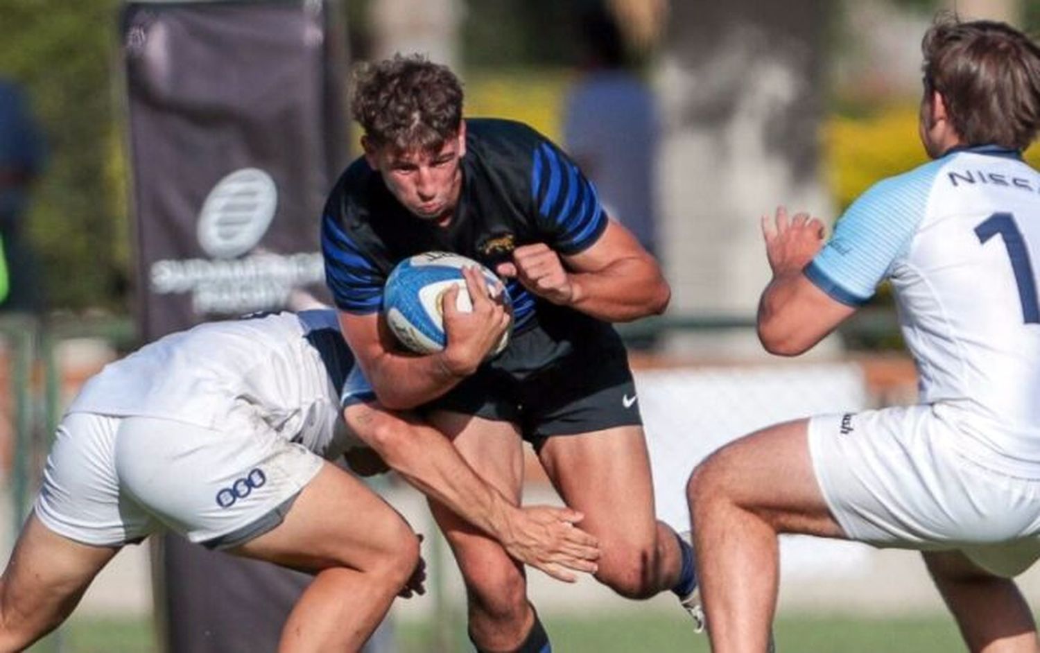 Rugby: para evitar golpes en la cabeza, baja la altura del tackle para los juveniles