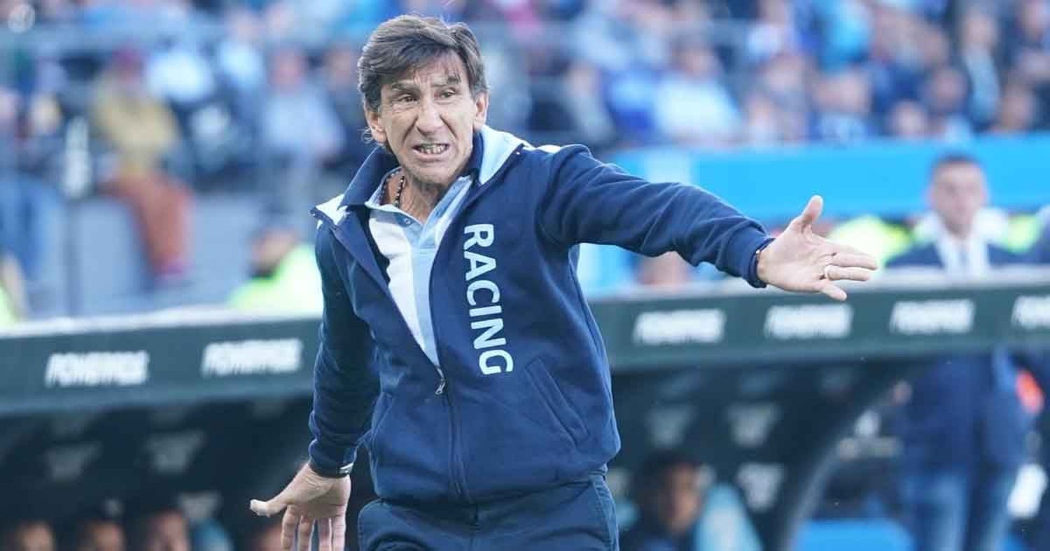 Racing perdió ante Talleres con un jugador más y se alejó de los líderes