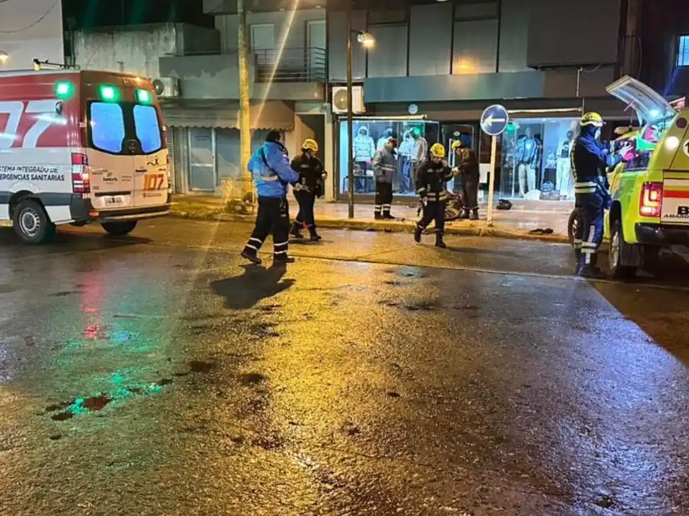 Los servicios de emergencia atendieron al joven herido.