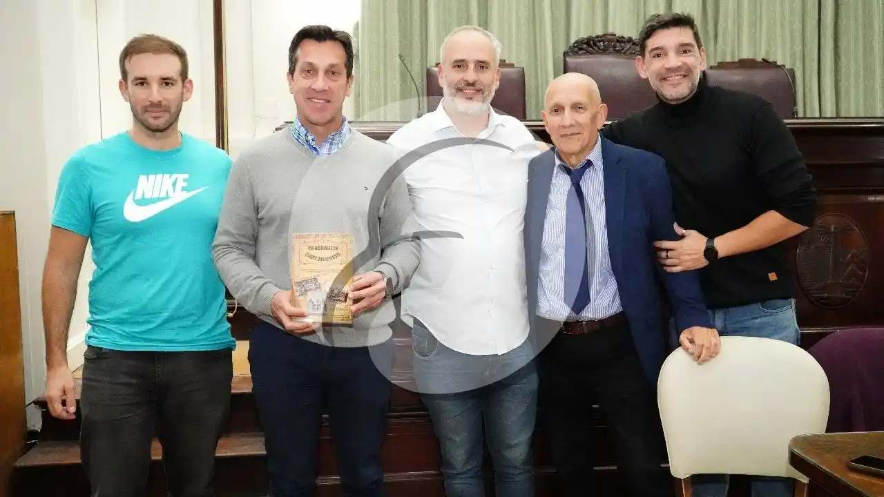Máximo Falaschini, Eduardo Ferrer, Antonio Ferrer y Sebastián Ramírez, junto a Arturo Rojas