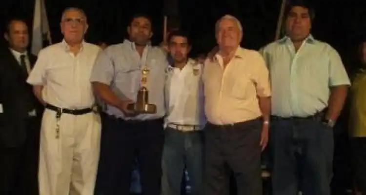 Defensores recibió el Pedro 2007