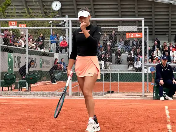 Derrota de Solana Sierra en su exigente debut en Roland Garros