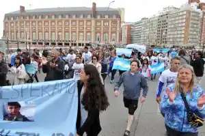 Familiares de tripulantes del ARA San Juan piden la presencia de Macri