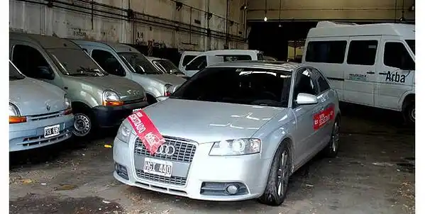 Desbaratan banda que utilizó el nombre de Julián Domínguez para vender autos secuestrados