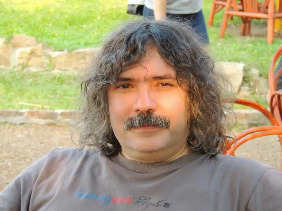 Científicos argentinos proponen sustituir la energía fósil por la fuente nuclear 