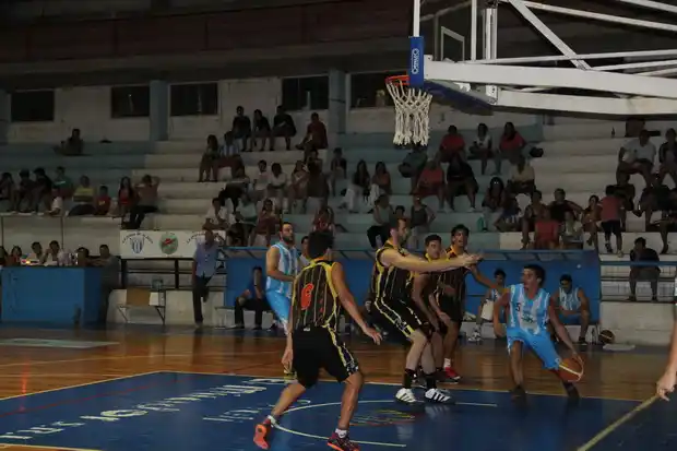 Juventud visita a BH en Gualeguay y Racing lo hace con Capuchinos