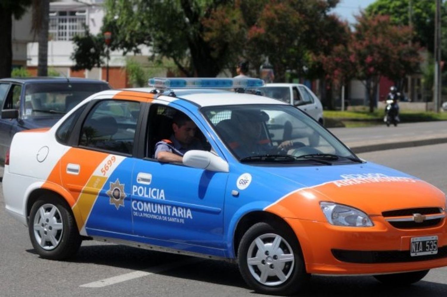 Lesionaron a una oficial de la policía en el oeste de la ciudad