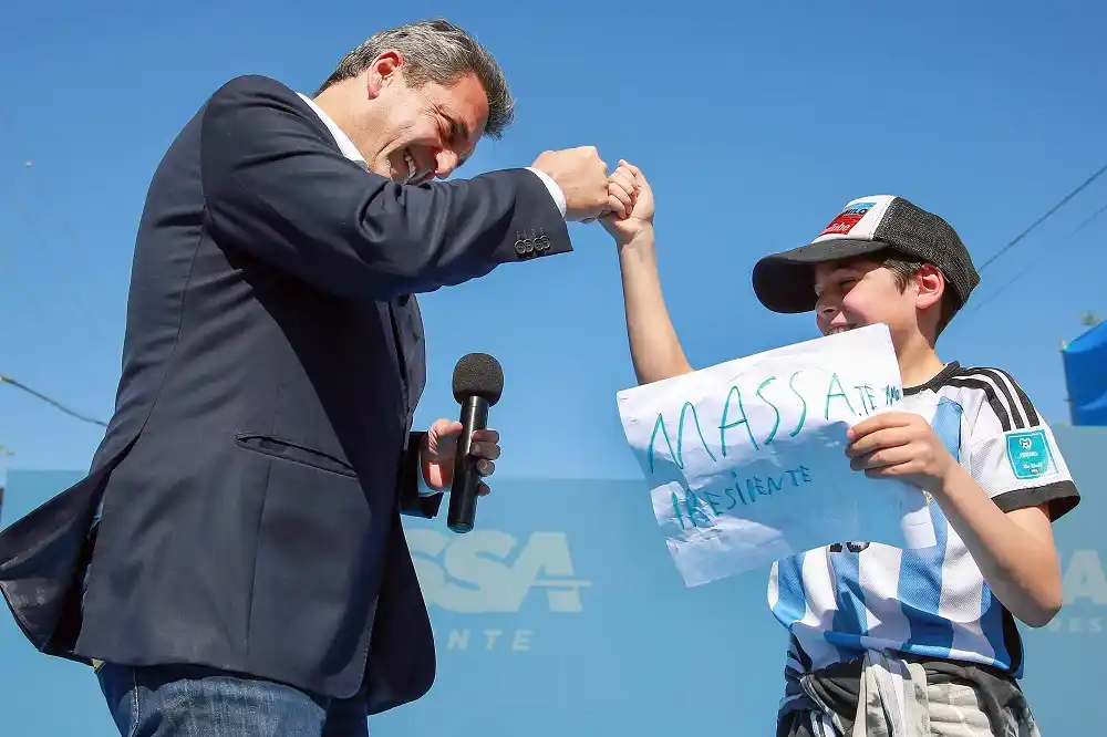 Sergio Massa realizó campaña en la provincia de Río Negro.