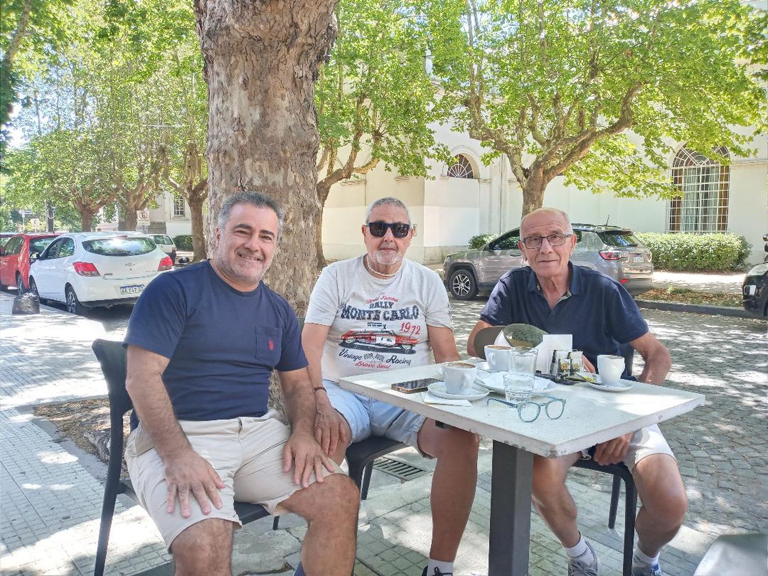 Fernando Armendaris, su padre Mario y Luis Orlando Sánchez, director de Vértigo Motorsport.