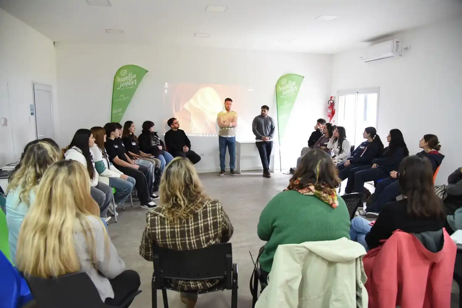 Tandil fue sede de una nueva jornada de “La Noche de las Ideas” con eje en juventudes y sustentabilidad.