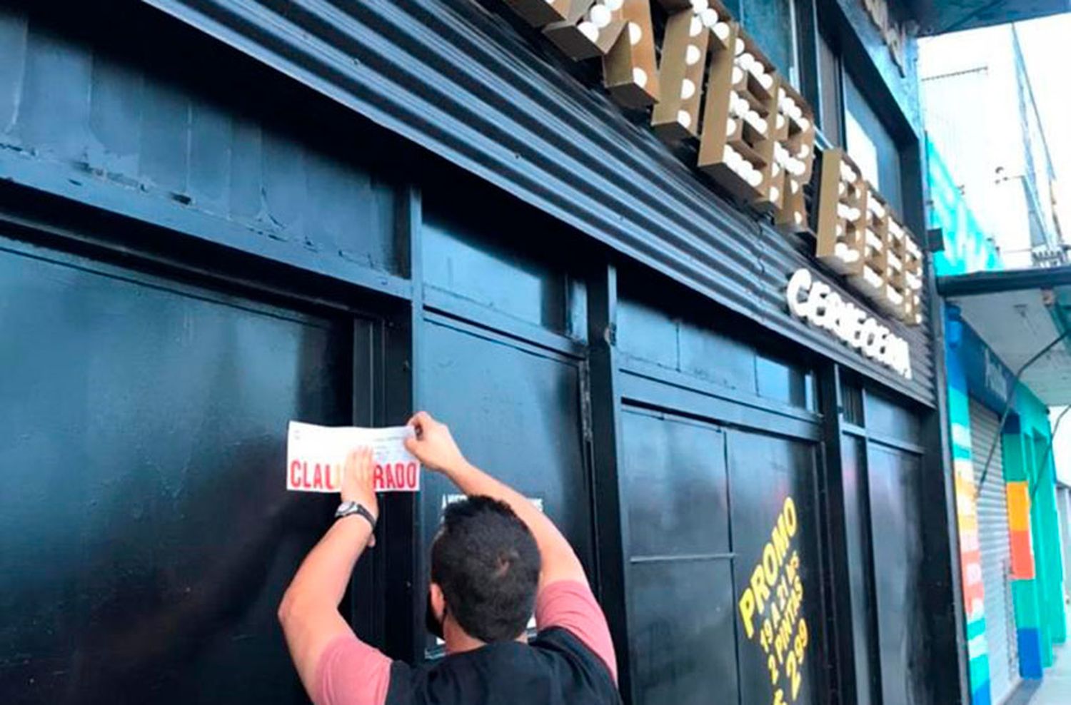 Clausuran bar sin habilitación donde había 111 personas