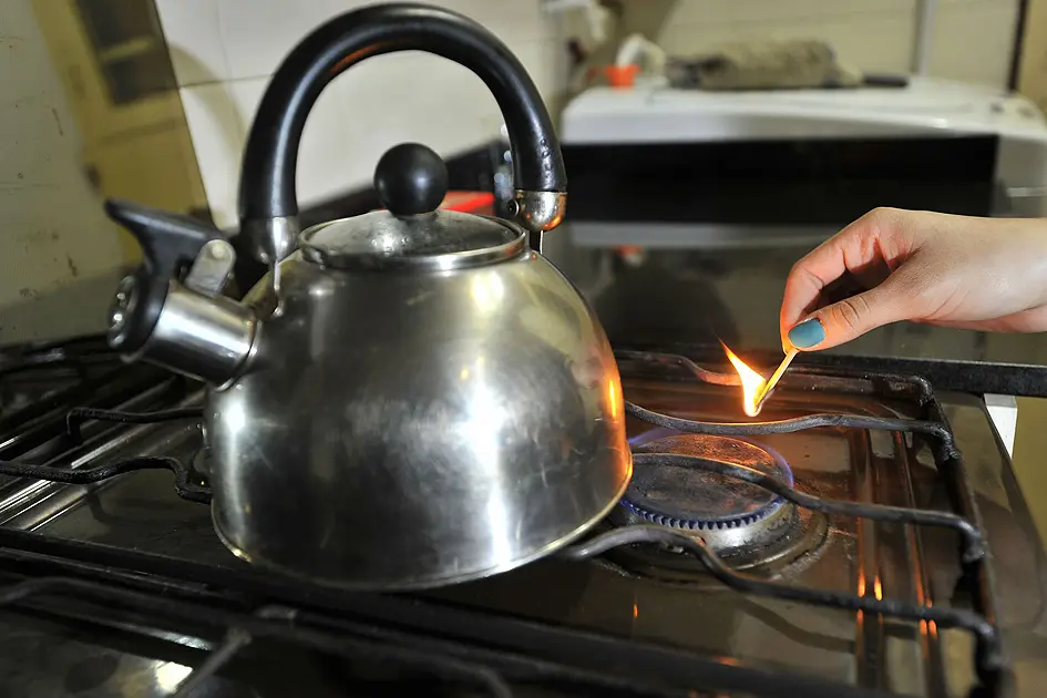Tras las elecciones, el Gobierno libera tarifas: sube el gas 3,8% y se esperan aumentos de luz, nafta y otros servicios