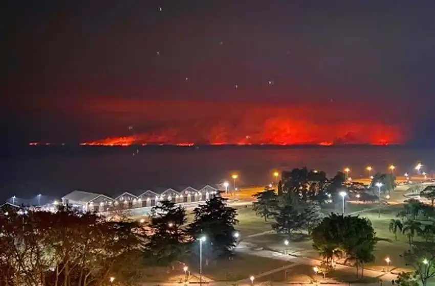 Cortarán el puente Rosario-Victoria para pedir el cese de las quemas en las islas