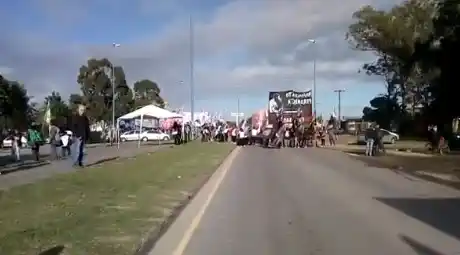 #30A: Adhesión dispar en General Pueyrredón, comercios abiertos y corte total en la Ruta 88