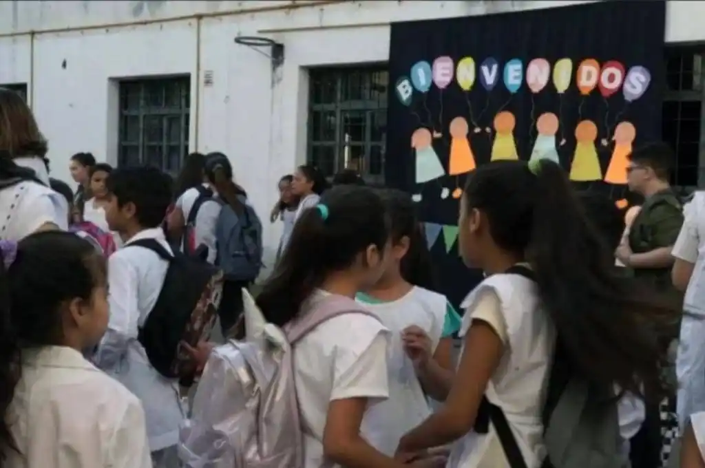 Los docentes públicos santafesinos aceptaron el 40% de aumento