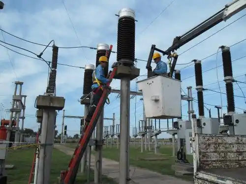 Las Colonias: Remodelación de líneas eléctricas de baja tensión