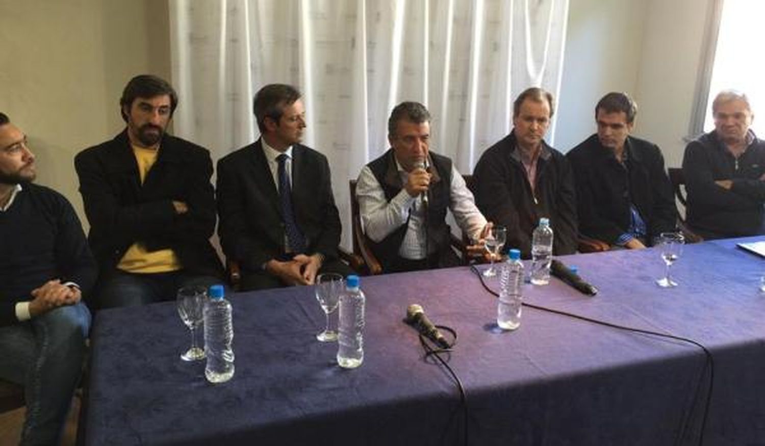 Urribarri presentó los candidatos de Concordia