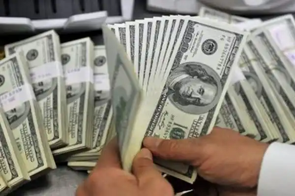 Dólar oficial sube a $7,89 y blue a $11
