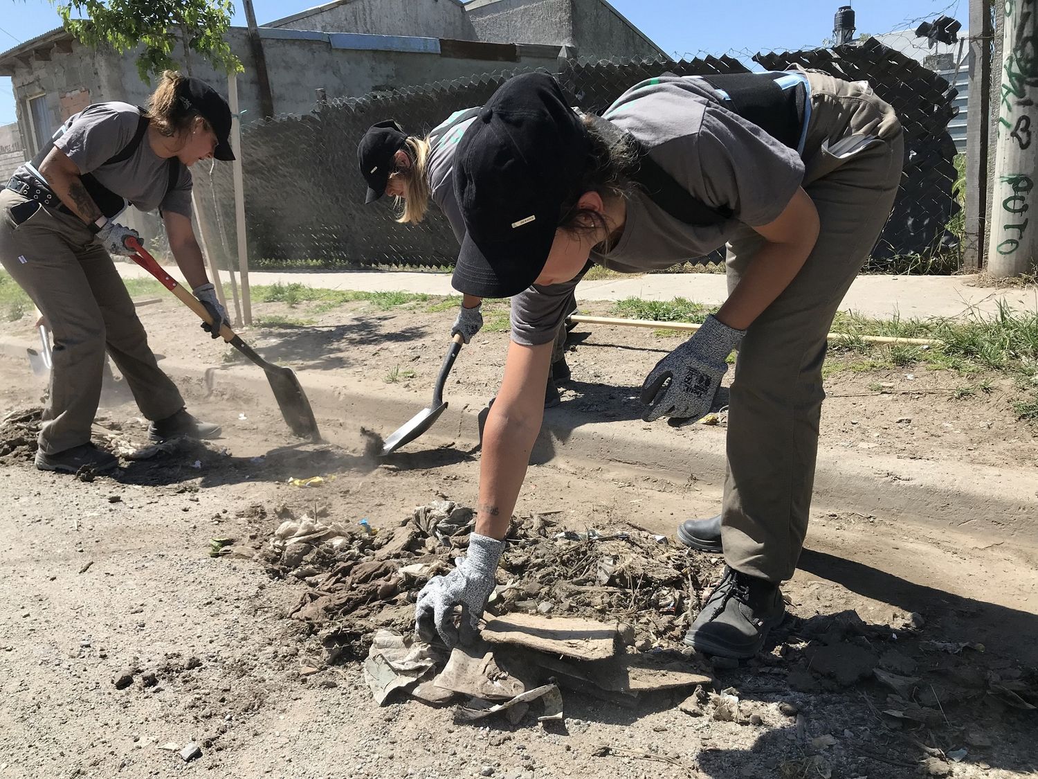 Las Recuperadoras Urbanas de La Movediza generan trabajo y consciencia ambiental poniendo en valor el barrio