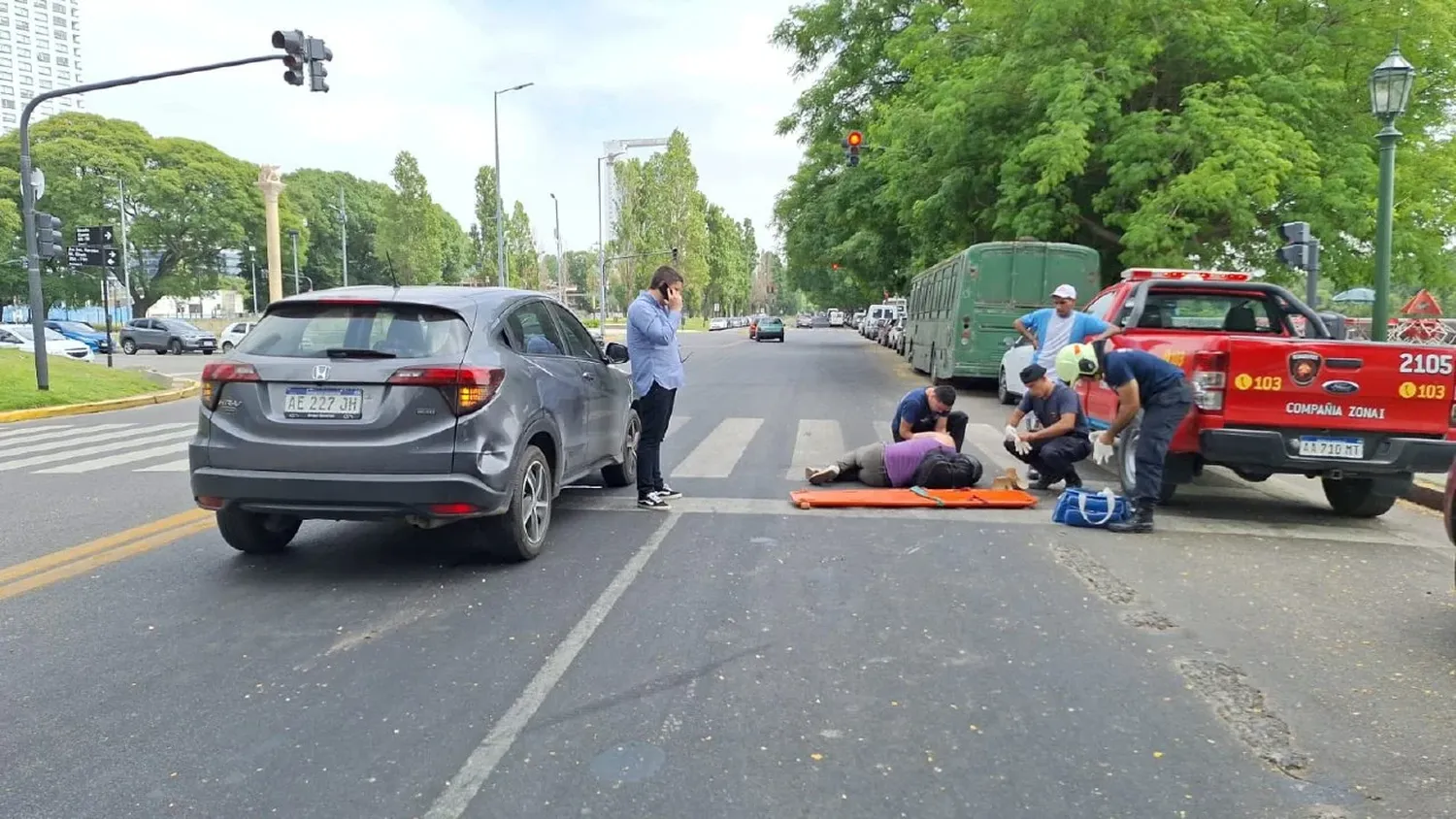 Un moticiclista mató a un nene de siete años en Puerto Madero, lo dejó tirado en el asfalto y se fugó