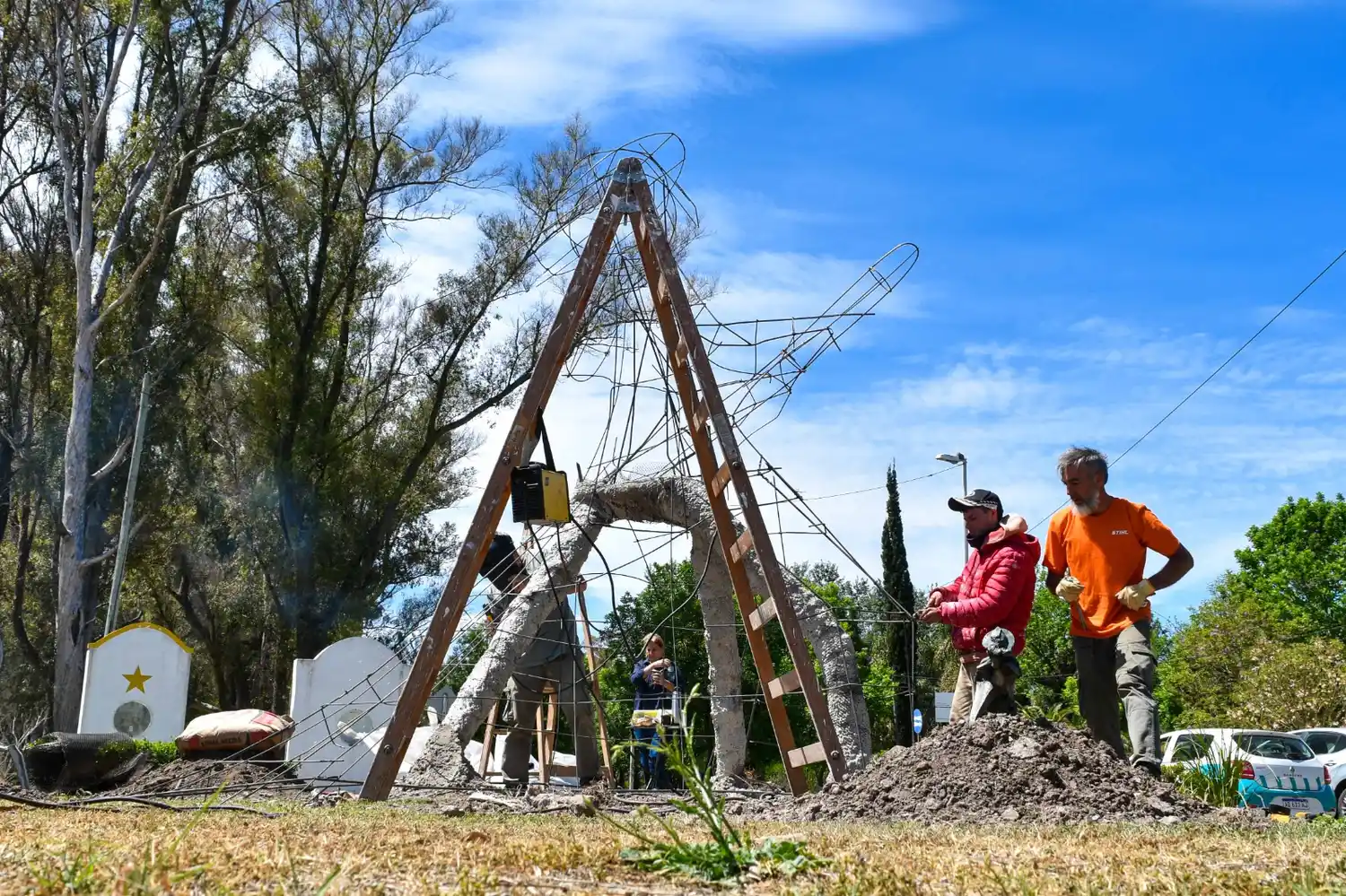 Se construye el monumento al Bombero