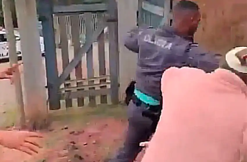 Un policía le pegó una brutal trompada a una jubilada de 80 años en un operativo en San Pablo