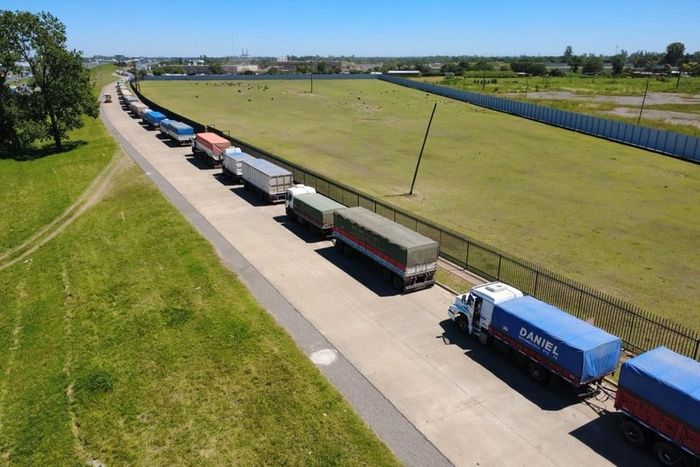 Granos: récord de camiones en el Gran Rosario y desafíos para la campaña 2025/26