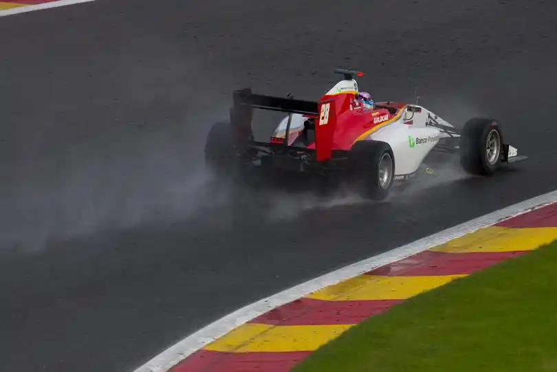 GP3: Siebert no pudo completar la primera final