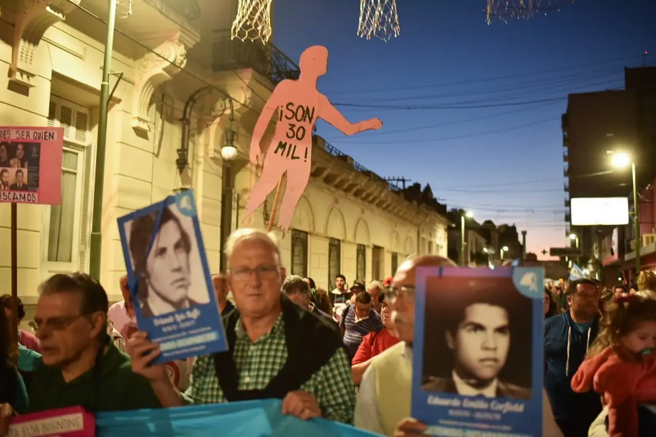 “¡Nunca Más!”: numerosa marcha por el Día de la Memoria