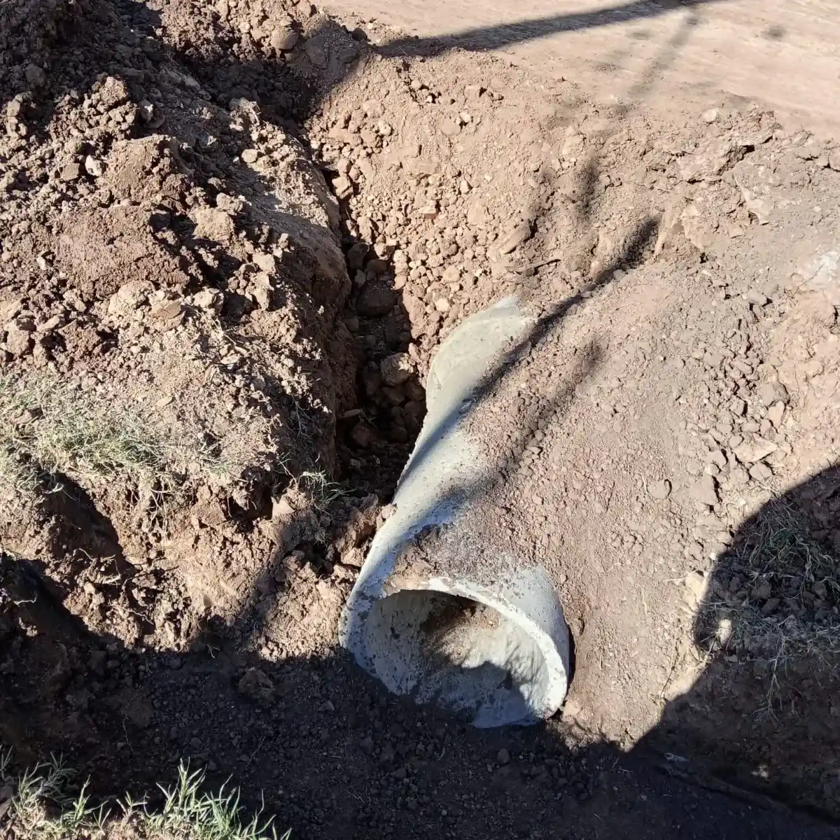Independencia y calle 66: "Cortaron un caño y ahora no tenemos agua"
