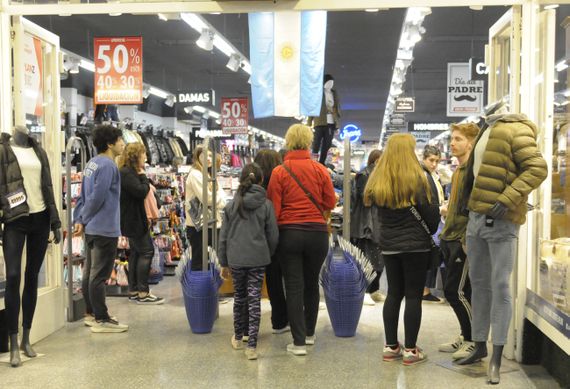Las ventas minoristas registraron un crecimiento interanual del 3,7% en abril