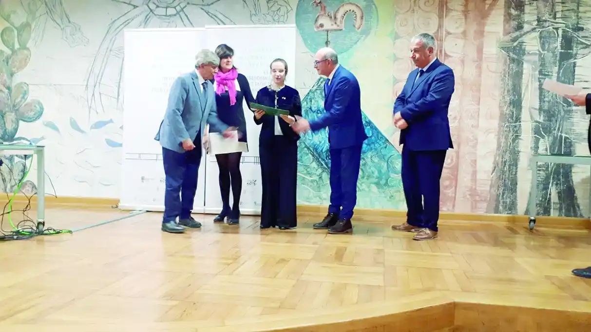 Estudiante de derecho fue primera en su categoría en concurso internacional