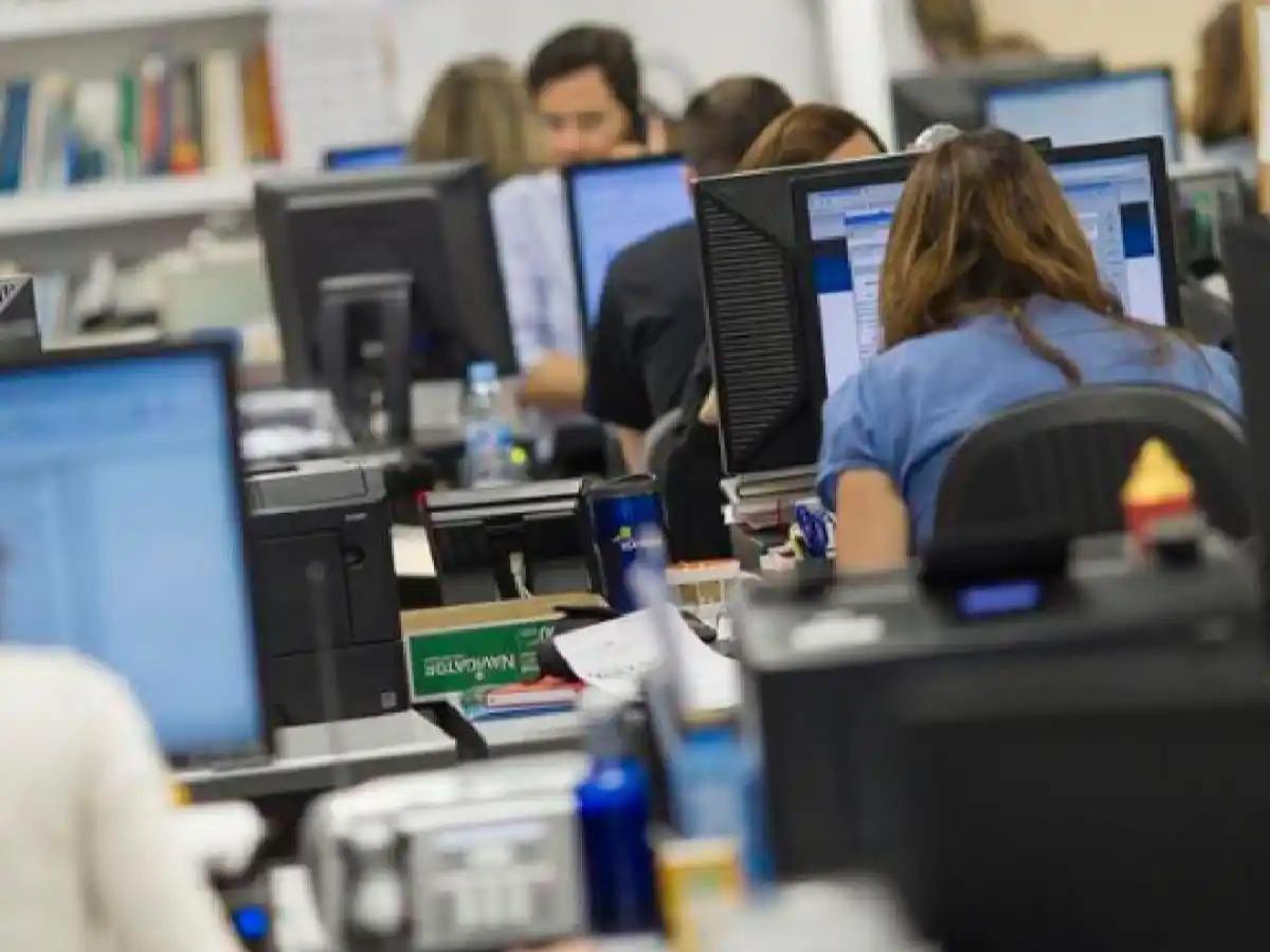 La Argentina es una gran "fábrica" de empleo público, según cifras oficiales