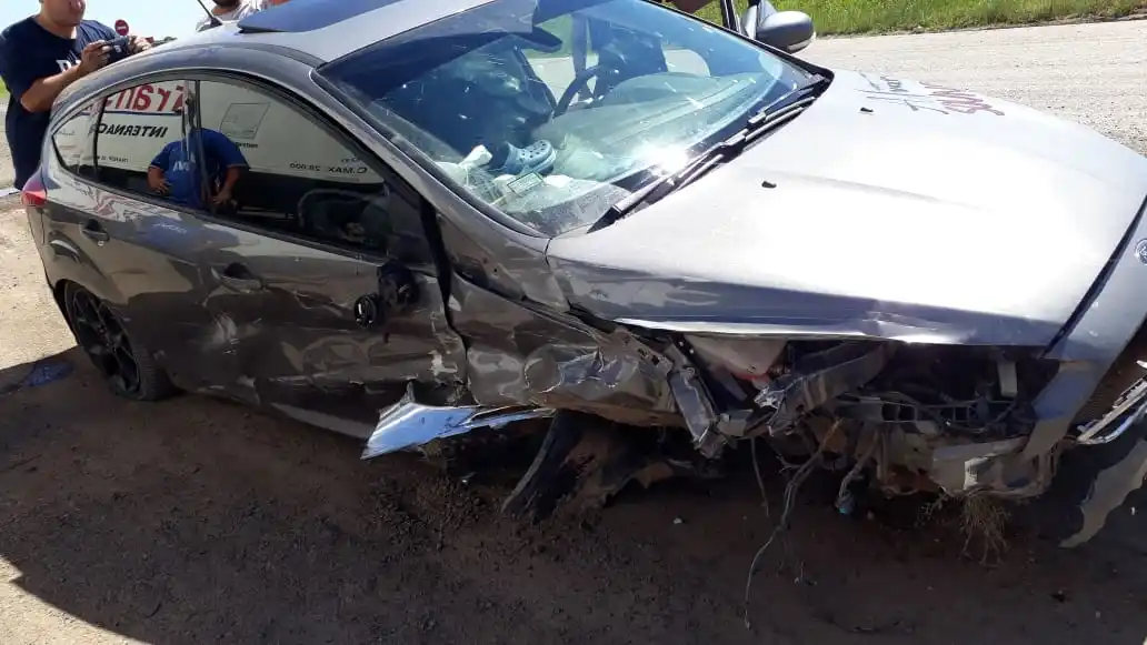 Un despiste por la mañana y un vuelco por la tarde: de milagro, todos salieron ilesos