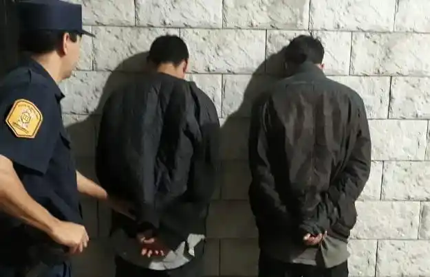 Tres jóvenes fueron detenidos por un robo