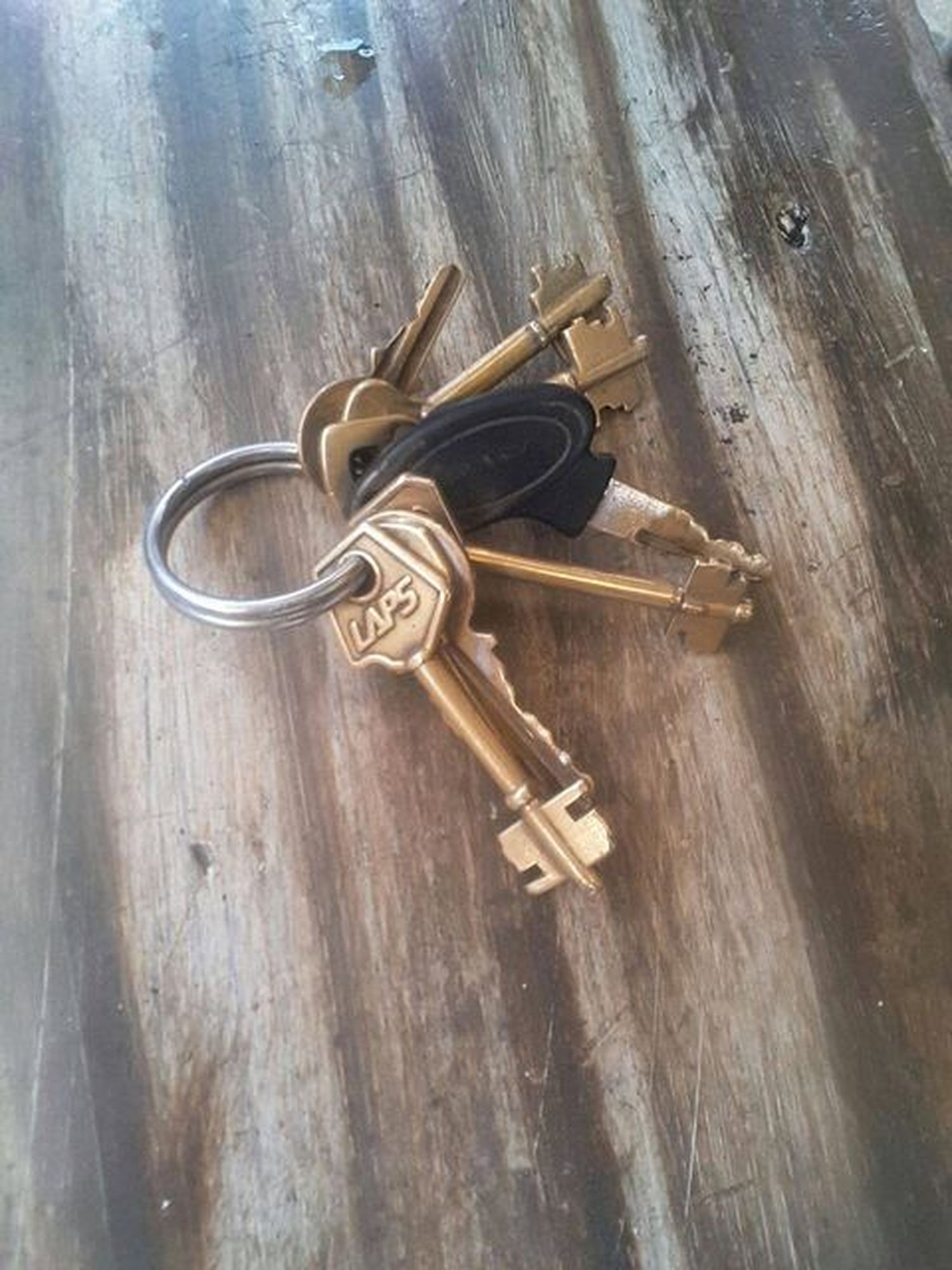 Encontraron un manojo de llaves