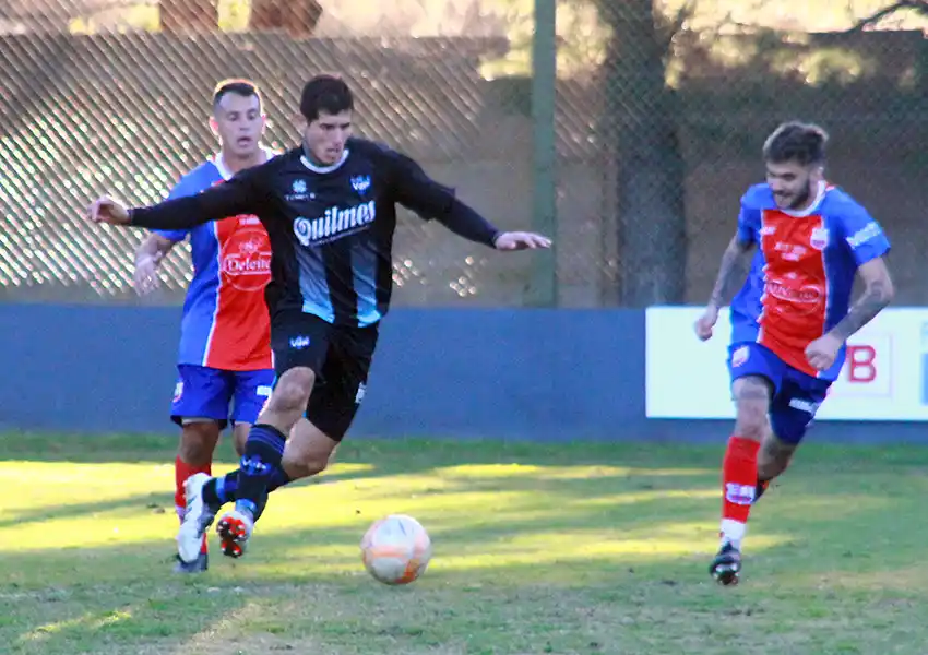 Futbol local: con cinco partidos continúa la fecha