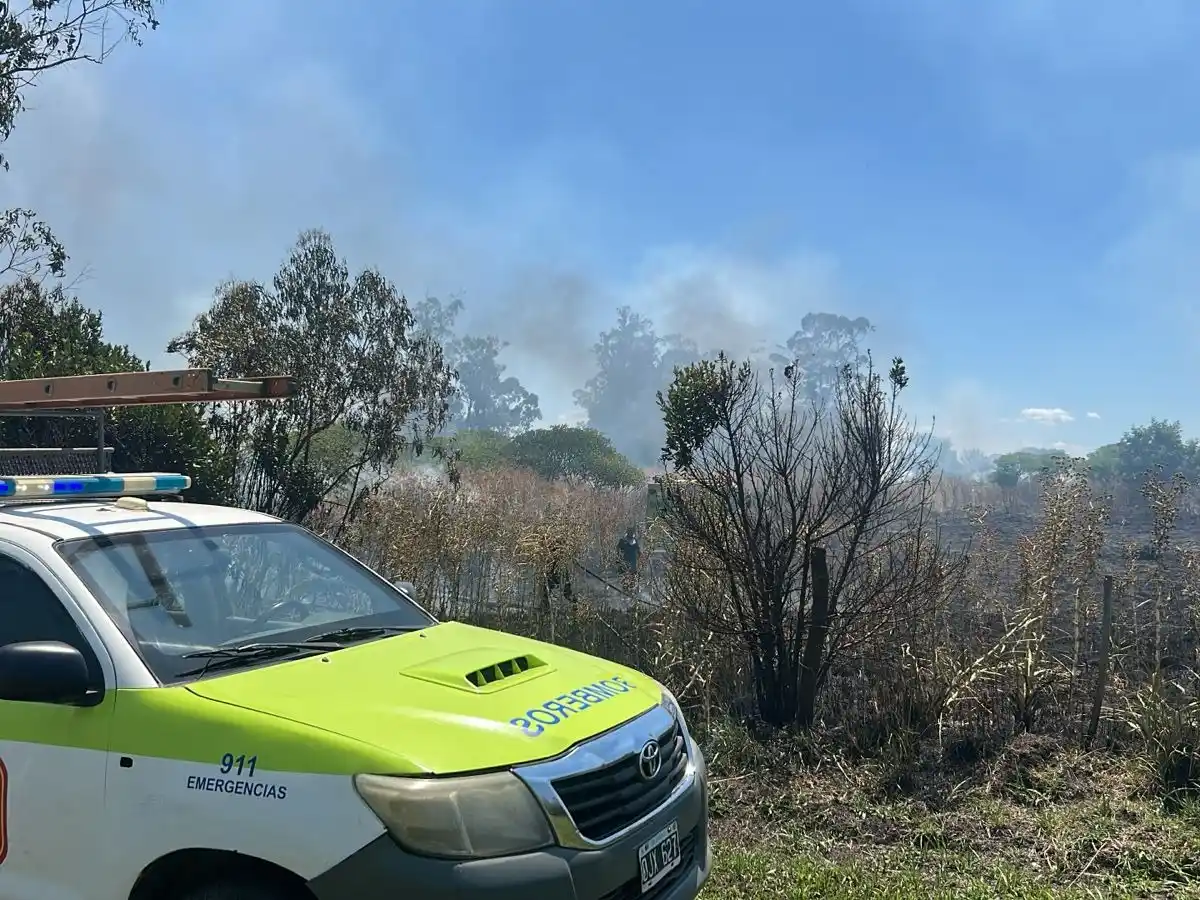 Se solicitó a la población evitar conductas que puedan provocar focos ígneos y adoptar hábitos seguros en espacios abiertos.