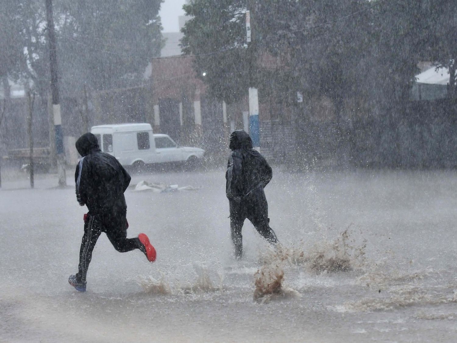 Persiste una alerta amarilla por tormentas fuertes en la región