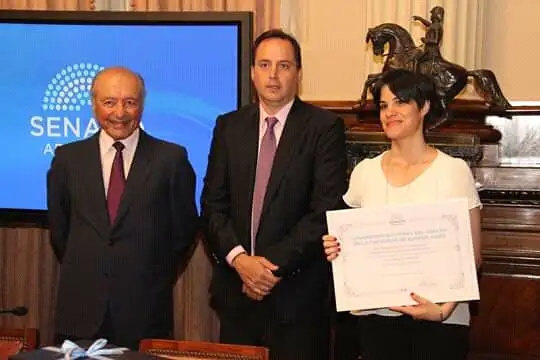 Diploma de Honor para estudiante de la Facultad de Derecho