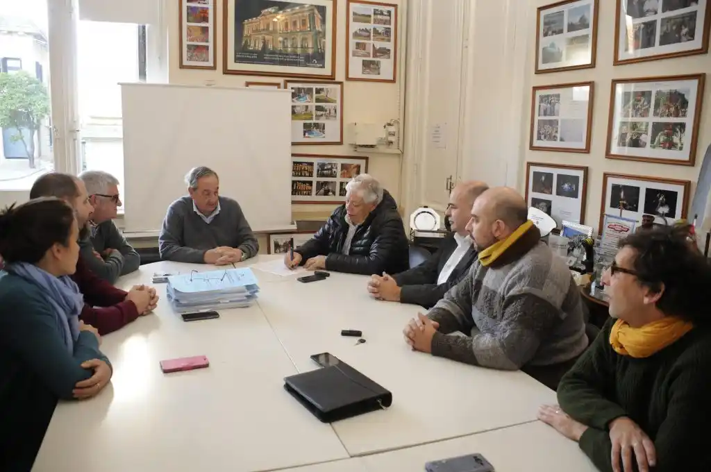 Se firmó el contrato para la realización de obras en la Escuela Secundaria 20